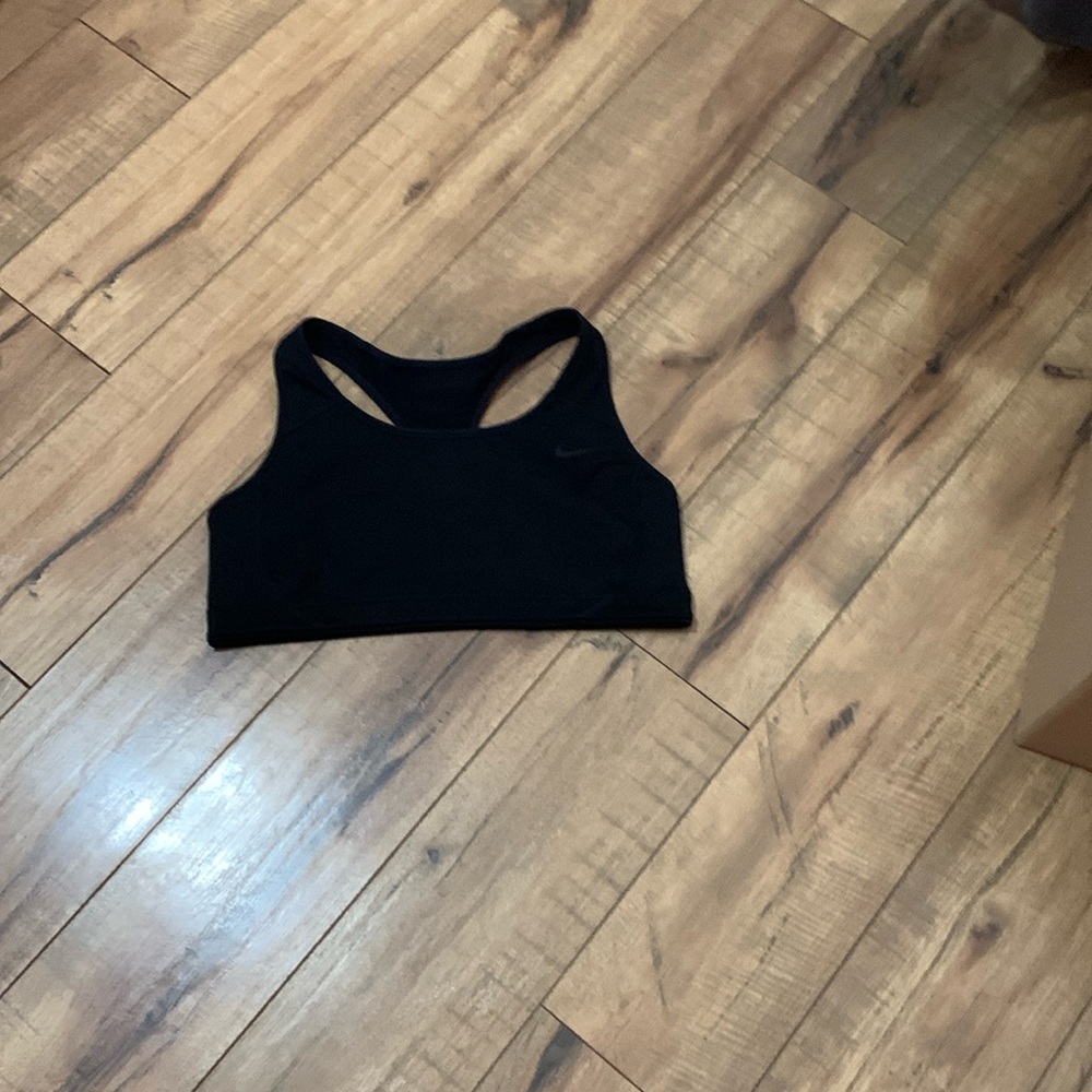 Black sports bra🧠🧞‍♀️🧞🧞‍♂️🧚🧚🏼‍♀️🧜‍♂️🧜🏾🧜🏾‍♀️